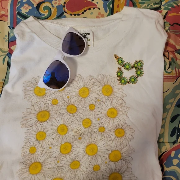 Tennessee River Gold Daisy T-Shirt ~Retro ~Y2K ~ GUC ~ Wmn XL ~ USA 100% Cotton - Picture 8 of 16